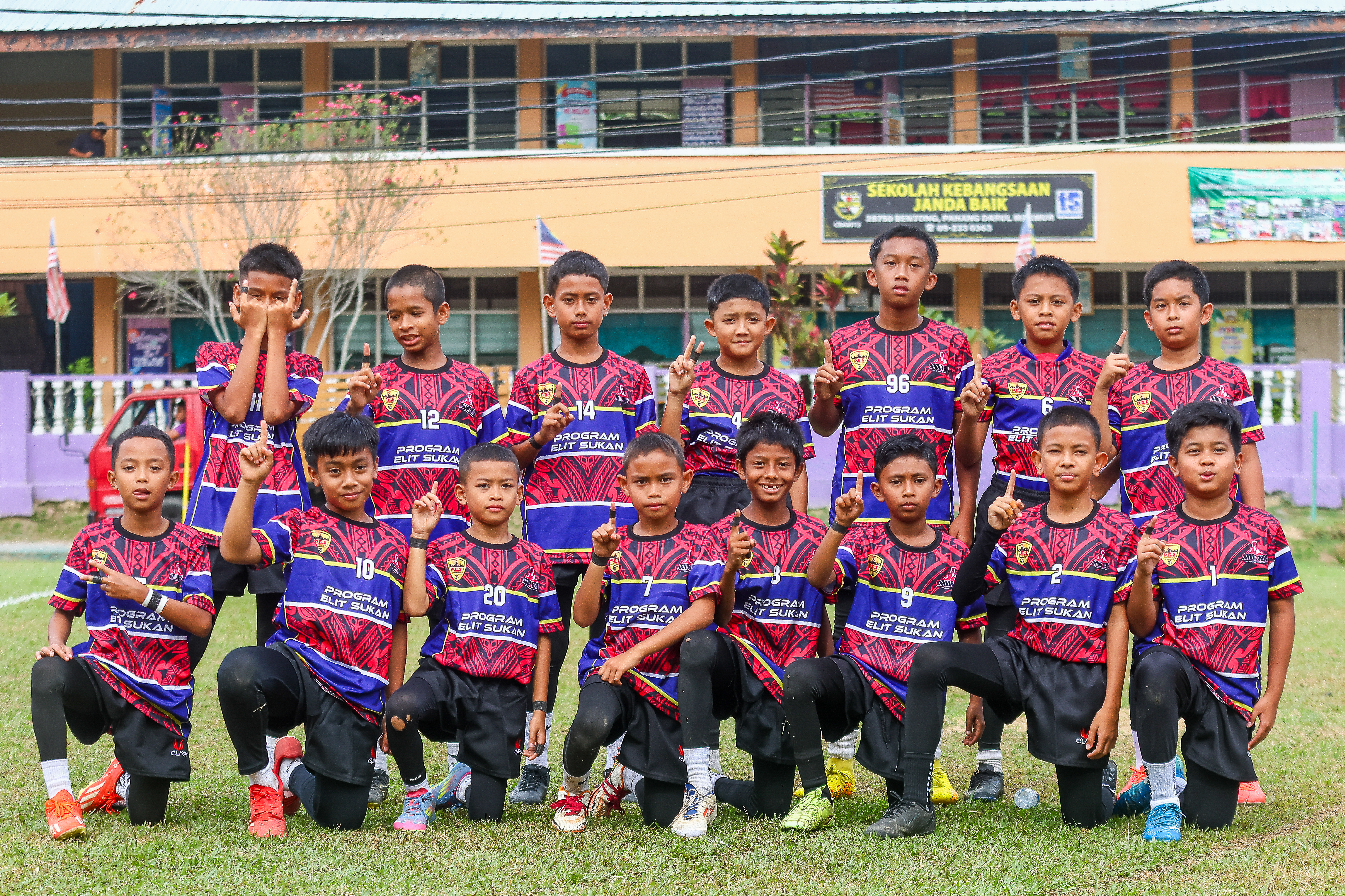 Cetakan Baju Eksklusif